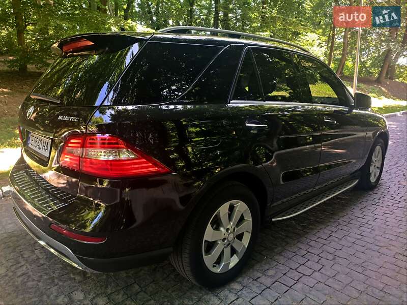 Внедорожник / Кроссовер Mercedes-Benz M-Class 2012 в Черновцах