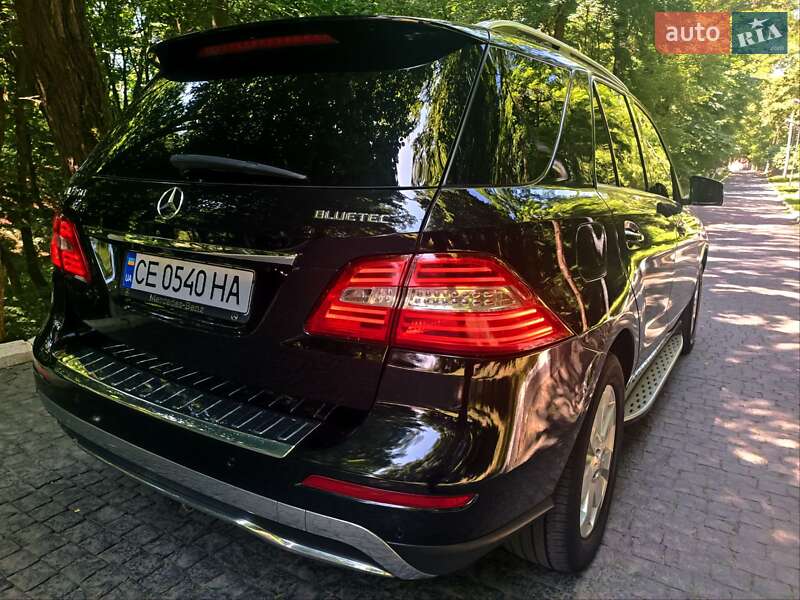 Внедорожник / Кроссовер Mercedes-Benz M-Class 2012 в Черновцах