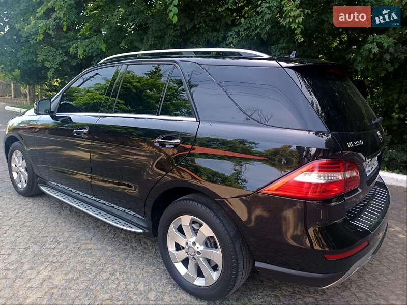 Внедорожник / Кроссовер Mercedes-Benz M-Class 2012 в Черновцах