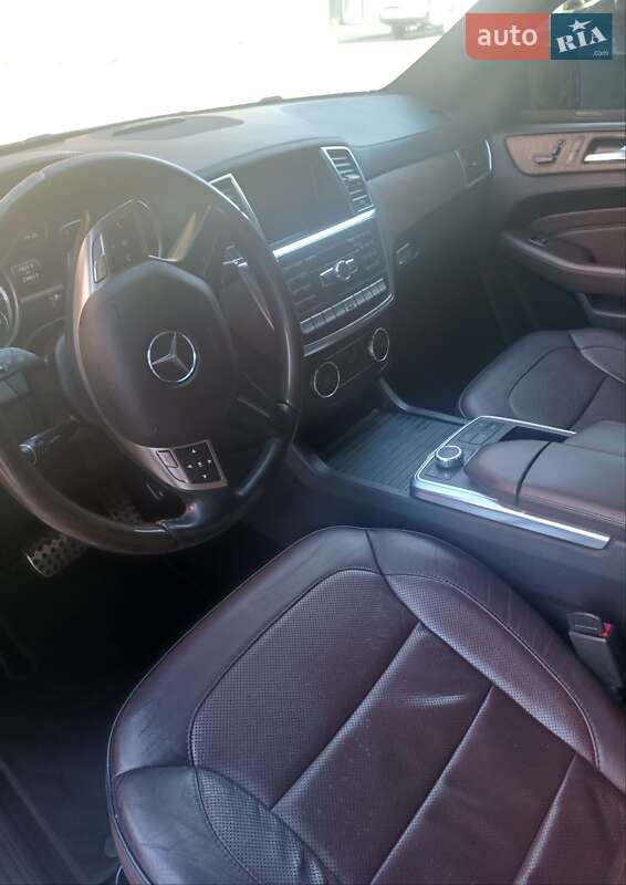Внедорожник / Кроссовер Mercedes-Benz M-Class 2012 в Черновцах