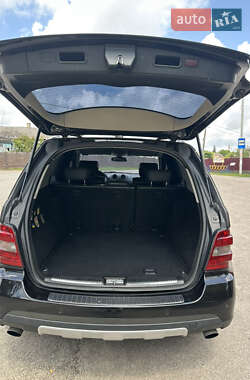 Внедорожник / Кроссовер Mercedes-Benz M-Class 2005 в 