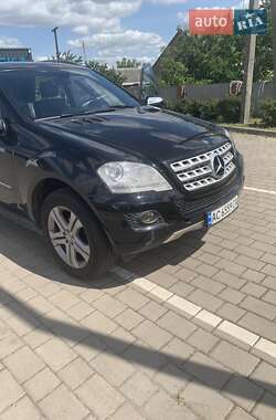 Позашляховик / Кросовер Mercedes-Benz M-Class 2010 в Луцьку
