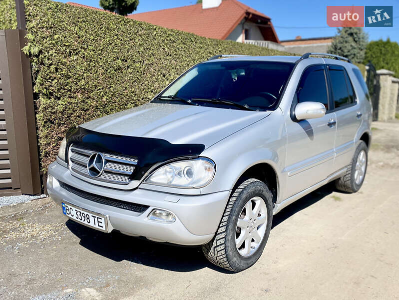 Позашляховик / Кросовер Mercedes-Benz M-Class 2004 в 