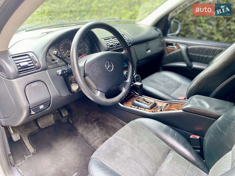 Внедорожник / Кроссовер Mercedes-Benz M-Class 2004 в Львове