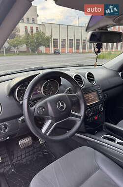 Внедорожник / Кроссовер Mercedes-Benz M-Class 2010 в 