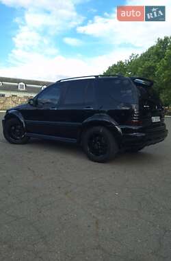 Позашляховик / Кросовер Mercedes-Benz M-Class 2004 в Києві