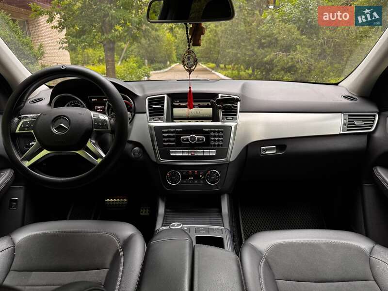 Внедорожник / Кроссовер Mercedes-Benz M-Class 2015 в Джулинке