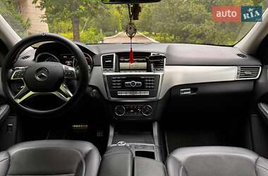 Внедорожник / Кроссовер Mercedes-Benz M-Class 2015 в 