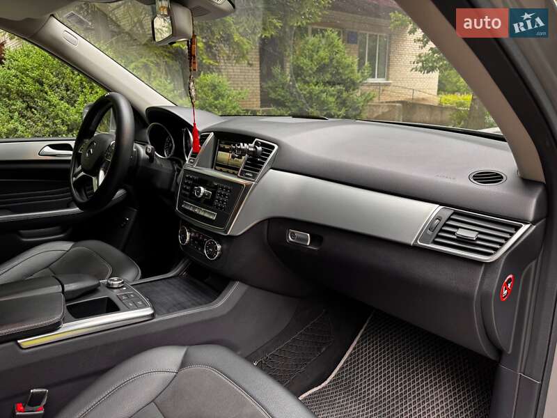 Внедорожник / Кроссовер Mercedes-Benz M-Class 2015 в Джулинке