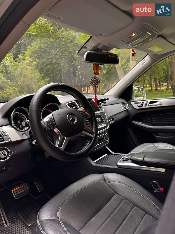 Внедорожник / Кроссовер Mercedes-Benz M-Class 2015 в Джулинке