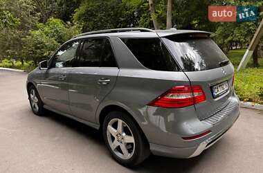 Внедорожник / Кроссовер Mercedes-Benz M-Class 2015 в 