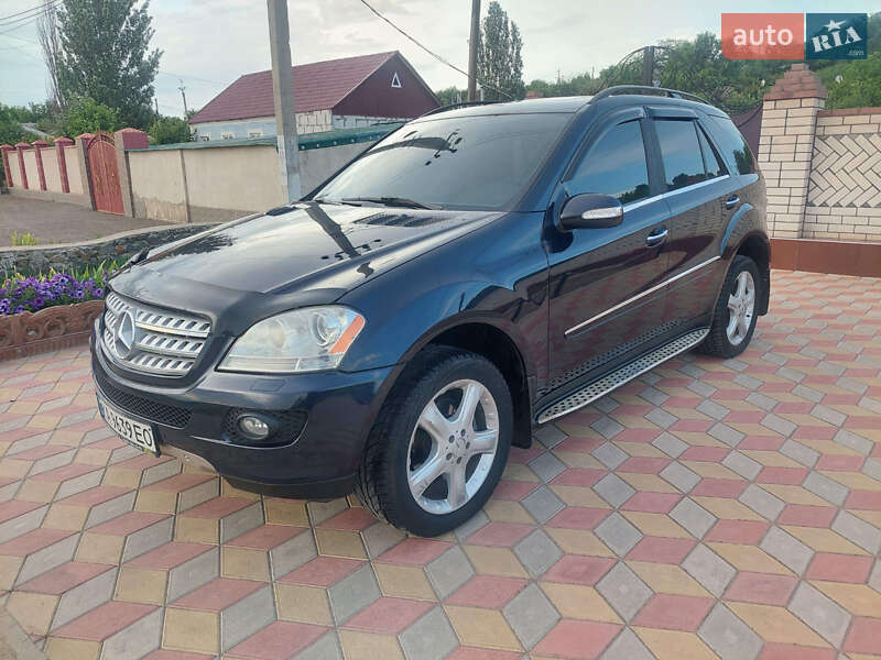 Внедорожник / Кроссовер Mercedes-Benz M-Class 2007 в Вознесенске