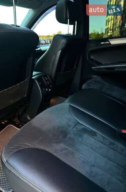 Внедорожник / Кроссовер Mercedes-Benz M-Class 2006 в 