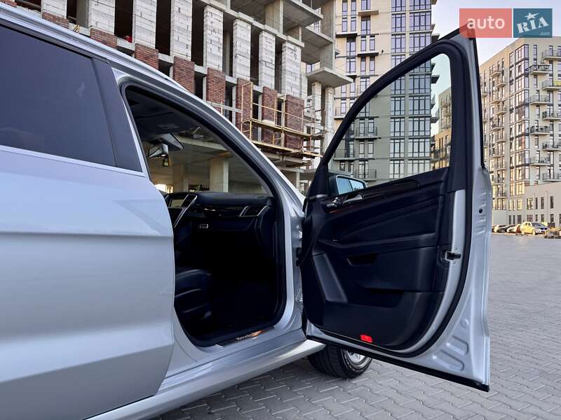 Позашляховик / Кросовер Mercedes-Benz M-Class 2015 в Одесі