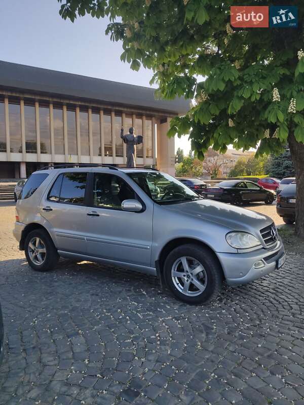 Внедорожник / Кроссовер Mercedes-Benz M-Class 2002 в Ужгороде