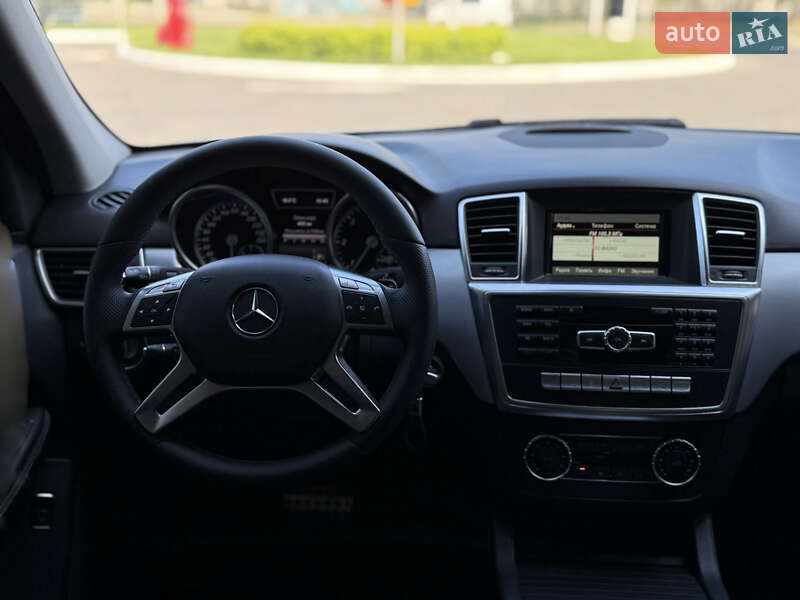 Внедорожник / Кроссовер Mercedes-Benz M-Class 2014 в Одессе