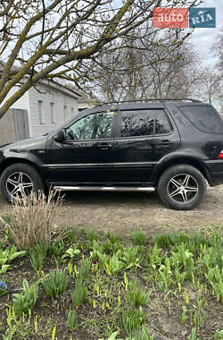 Внедорожник / Кроссовер Mercedes-Benz M-Class 1998 в 