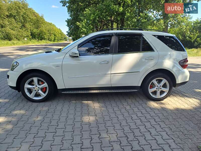 Внедорожник / Кроссовер Mercedes-Benz M-Class 2008 в Черновцах