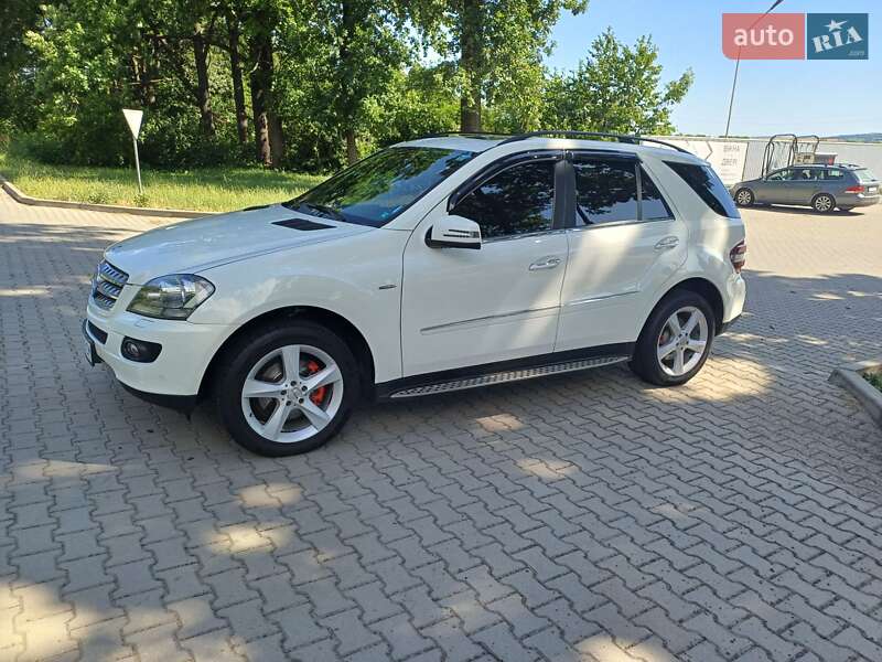 Внедорожник / Кроссовер Mercedes-Benz M-Class 2008 в Черновцах