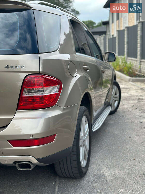 Позашляховик / Кросовер Mercedes-Benz M-Class 2009 в Києві