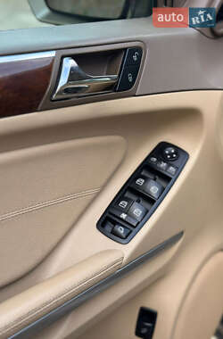Внедорожник / Кроссовер Mercedes-Benz M-Class 2009 в 