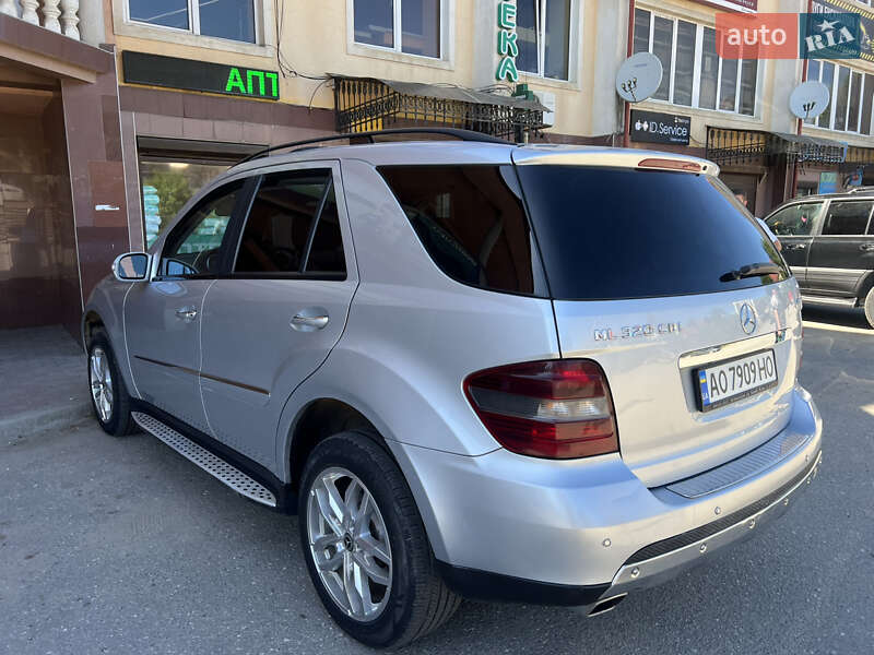 Позашляховик / Кросовер Mercedes-Benz M-Class 2008 в Буковеле