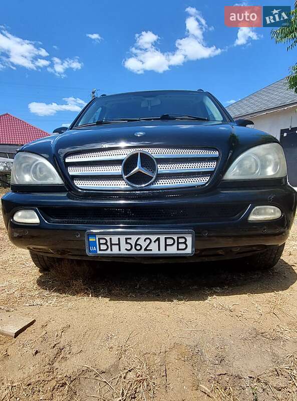 Mercedes-Benz M-Class 2002