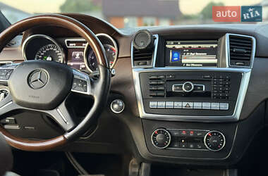 Внедорожник / Кроссовер Mercedes-Benz M-Class 2013 в 