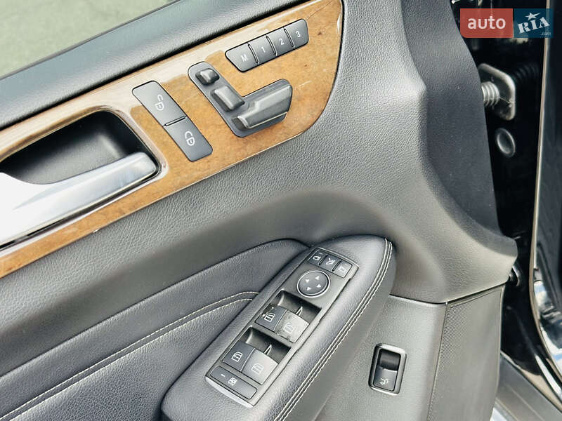 Позашляховик / Кросовер Mercedes-Benz M-Class 2012 в Харкові