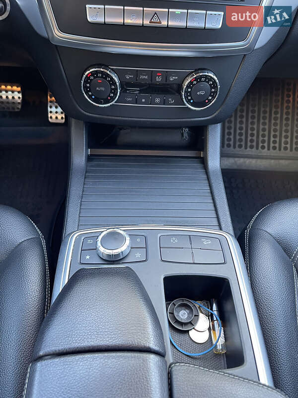 Позашляховик / Кросовер Mercedes-Benz M-Class 2012 в Києві