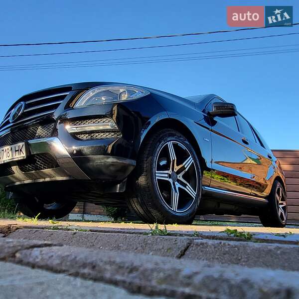 Внедорожник / Кроссовер Mercedes-Benz M-Class 2012 в Луцке