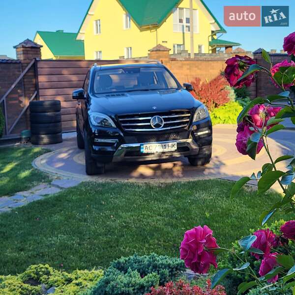 Внедорожник / Кроссовер Mercedes-Benz M-Class 2012 в Луцке