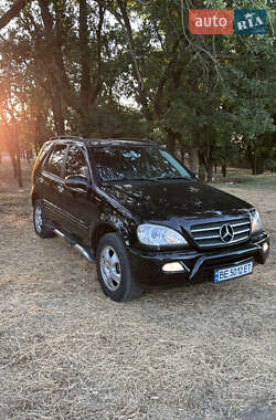 Позашляховик / Кросовер Mercedes-Benz M-Class 2003 в 