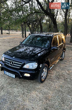 Позашляховик / Кросовер Mercedes-Benz M-Class 2003 в 