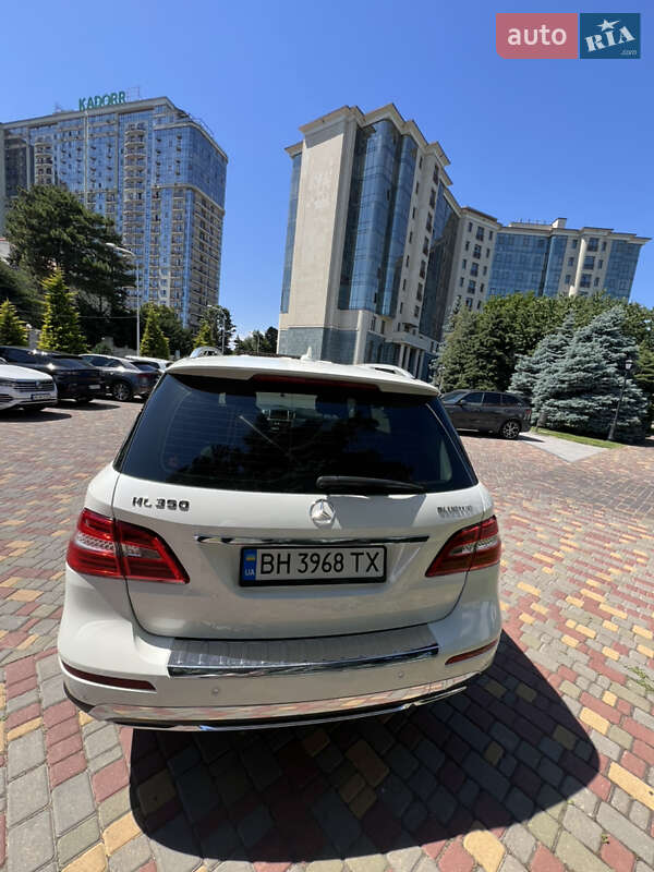 Внедорожник / Кроссовер Mercedes-Benz M-Class 2011 в Одессе