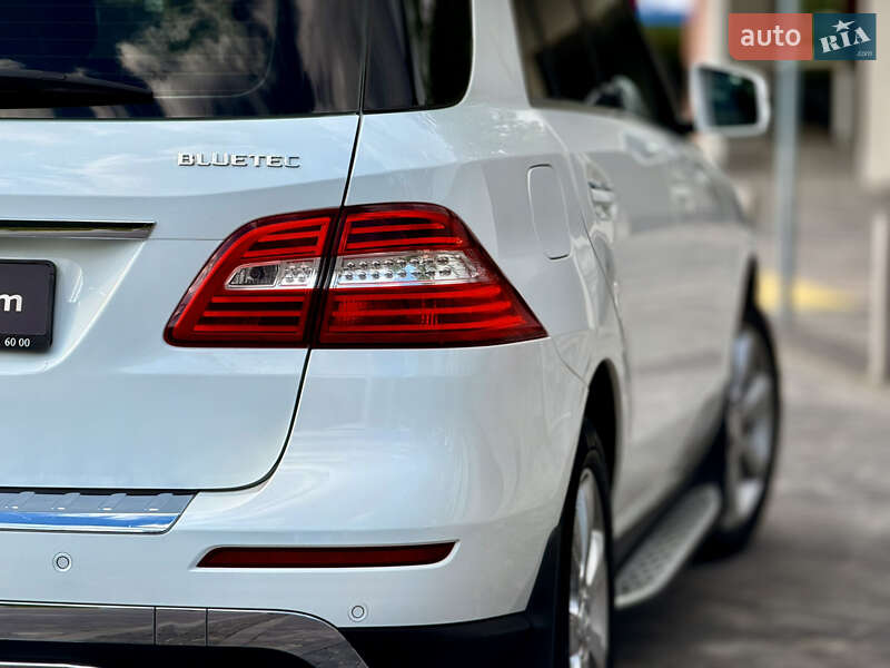 Внедорожник / Кроссовер Mercedes-Benz M-Class 2015 в Киеве