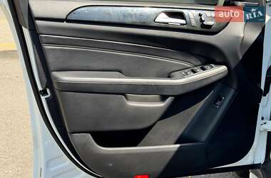Внедорожник / Кроссовер Mercedes-Benz M-Class 2013 в 