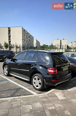 Внедорожник / Кроссовер Mercedes-Benz M-Class 2009 в 