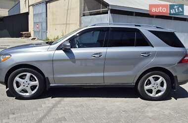 Позашляховик / Кросовер Mercedes-Benz M-Class 2014 в 