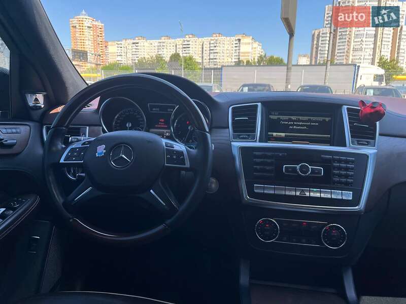 Позашляховик / Кросовер Mercedes-Benz M-Class 2014 в Києві