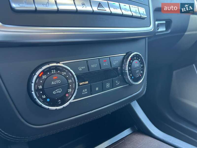Позашляховик / Кросовер Mercedes-Benz M-Class 2014 в Києві