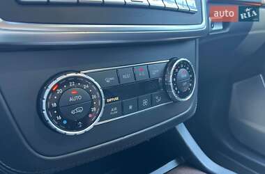 Позашляховик / Кросовер Mercedes-Benz M-Class 2014 в 