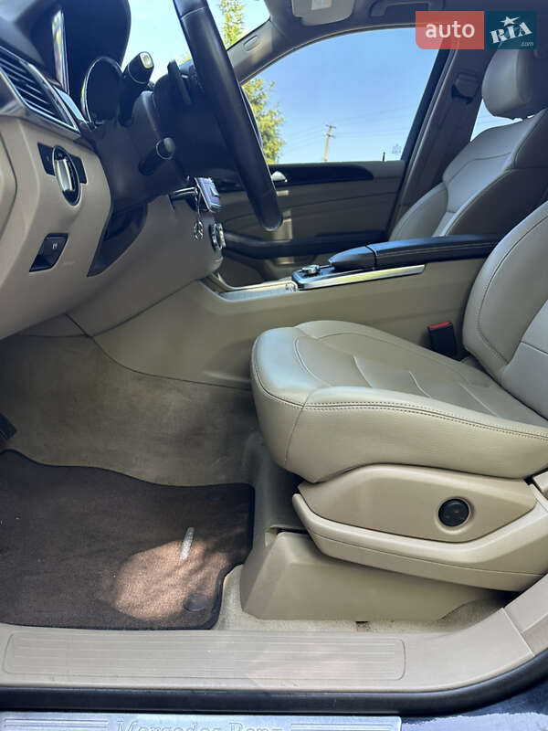 Внедорожник / Кроссовер Mercedes-Benz M-Class 2013 в Черновцах