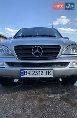 Внедорожник / Кроссовер Mercedes-Benz M-Class 2002 в Ровно