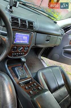 Внедорожник / Кроссовер Mercedes-Benz M-Class 2001 в 