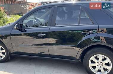 Внедорожник / Кроссовер Mercedes-Benz M-Class 2006 в 