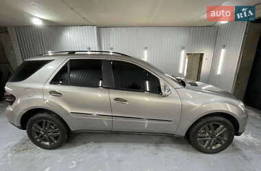 Внедорожник / Кроссовер Mercedes-Benz M-Class 2006 в 