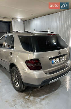 Внедорожник / Кроссовер Mercedes-Benz M-Class 2006 в 