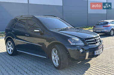 Позашляховик / Кросовер Mercedes-Benz M-Class 2006 в 
