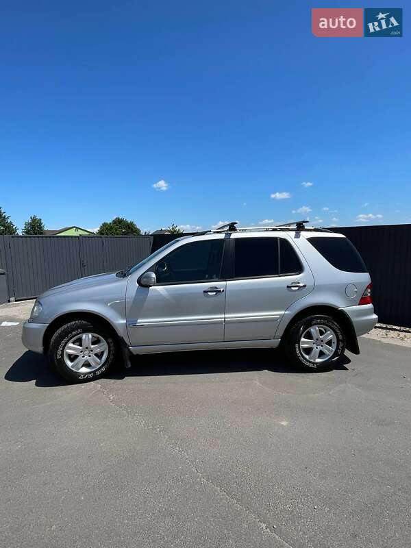 Mercedes-Benz M-Class 2005